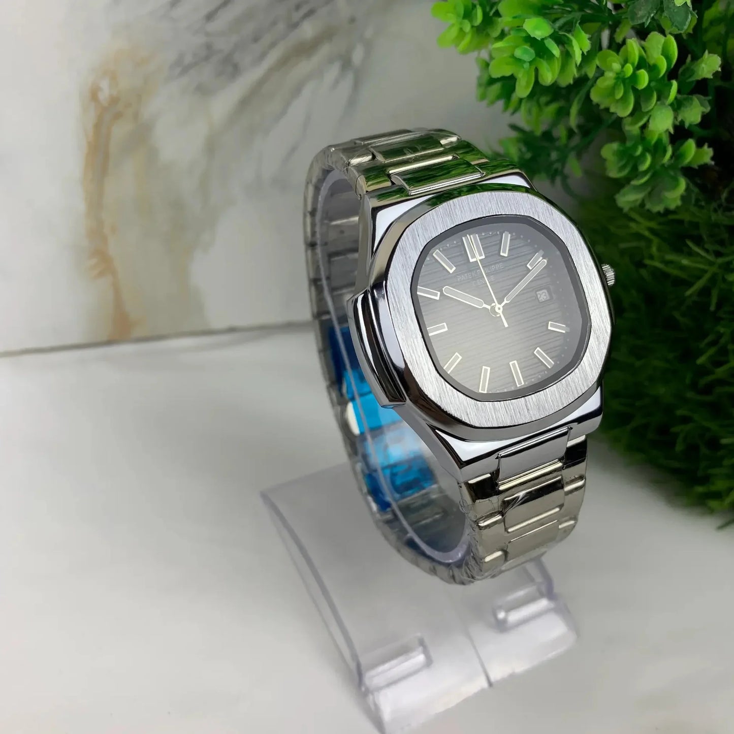 Patek Philippe Nautilus SGW682 – 35mm – Silver